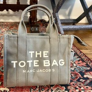 Marc Jacobs The Small Traveler Tote in Wolf Grey NWT